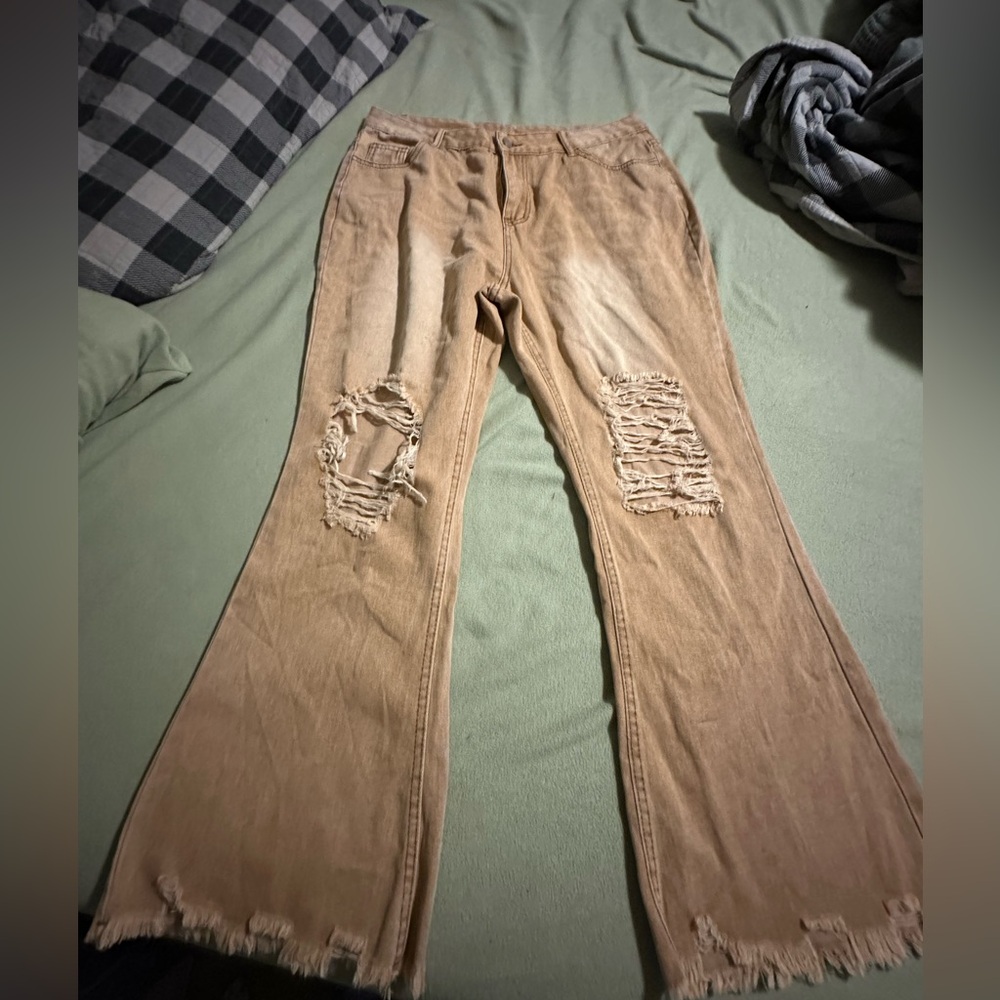 Women’s flare crop khaki